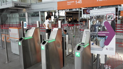 Chopin Airport introduces new safe gates to speed up boarding pass contro