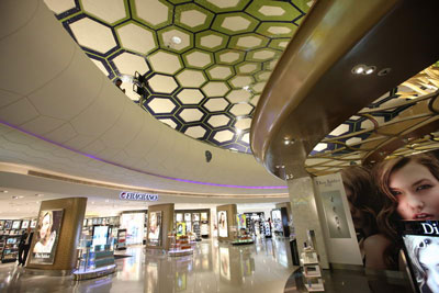 Record commercial sales at Abu Dhabi Airports