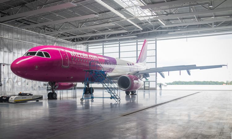 Temporary Hangar for Aircraft Servicing