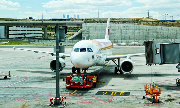 Aircraft-hangar