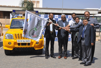 From l-r, Mr. Hari Kumar, VP, Engineering & Maintenance, BIAL, Mr. Y.B Ramakrishna, Executive Chairman, KSBDB, Mr. Abhishek Mudram, Director (Manufacturing), Tetrahead, Mr. Hari Marar, President (Operations), BIAL, Mr. A.K Monappa, Managing Director, KSBDB and Mr. Bhaskar Bodapati, Director (Finance), BIAL