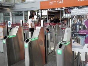 Chopin Airport introduces new safe gates to speed up boarding pass contro