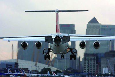 Consortium acquires London City Airport