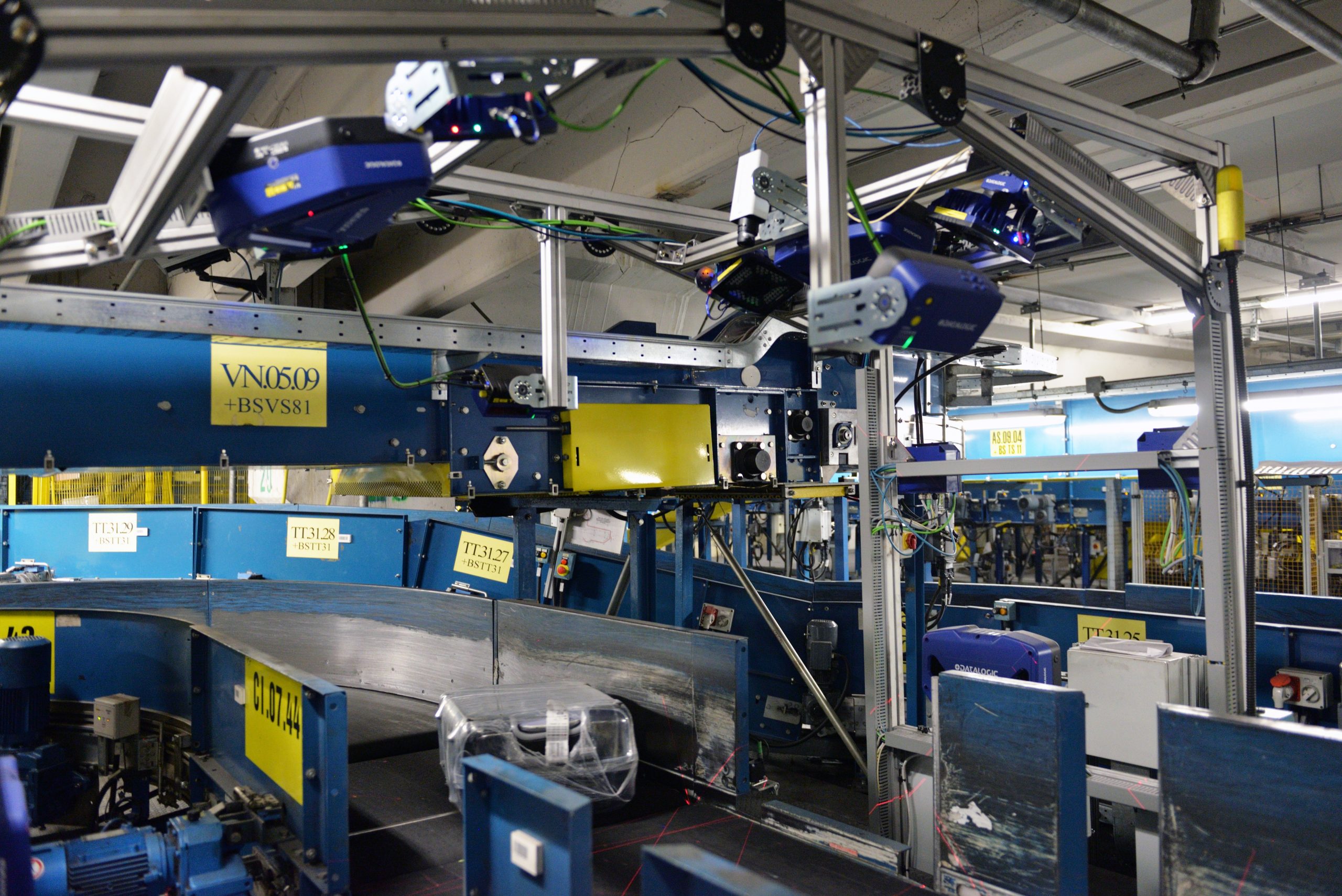 The automatic tag reader at Milan Malpensa.