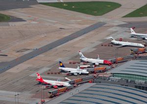 Hamburg Airport invests in renewal of main apron