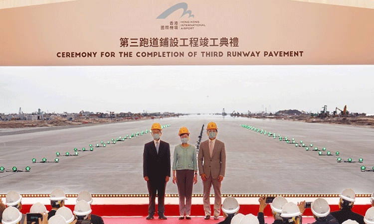 Hong Kong Airport celebrates the completion of Third Runway pavements