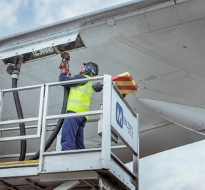 Menzies Aviation joins worldwide mission to decarbonise aviation