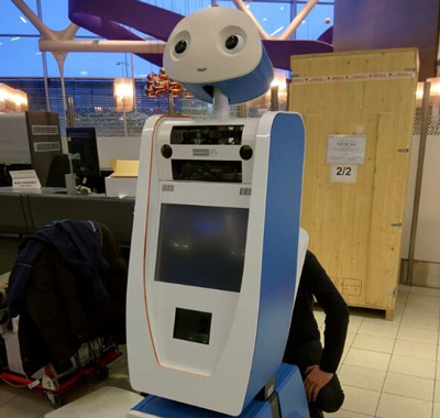 SPENCER robot to assist passengers at Schiphol Airport