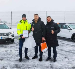 Three electric cars for employees who perform the tasks required for aircraft servicing, have arrived at Tallinn Airport.