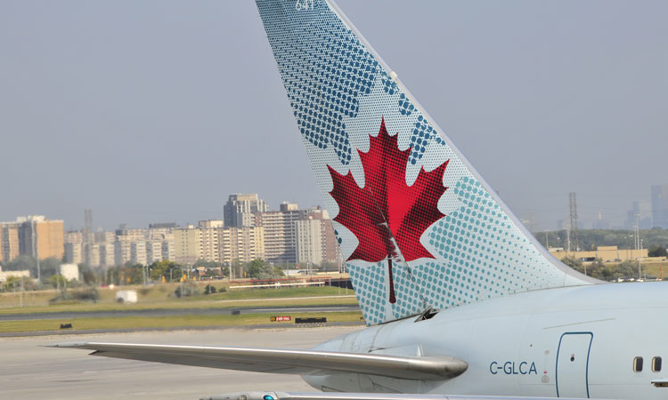 The Government of Canada and aviation industry are working together to take further action to reduce congestion at Canada's busiest airports.