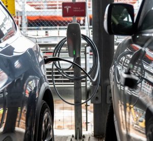 electric vehicles travelling to luton