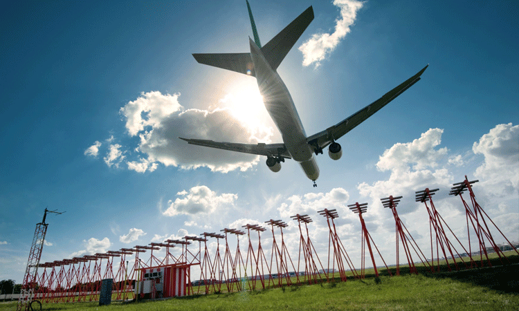 Heathrow passengers to offset flight carbon emissions by purchasing SAF