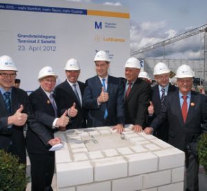 Michael Odenwald, Dr. Michael Kerkloh, Carsten Spohr, Dr. Markus Söder, Dieter Reiter, Thomas Klühr and Norbert Koch