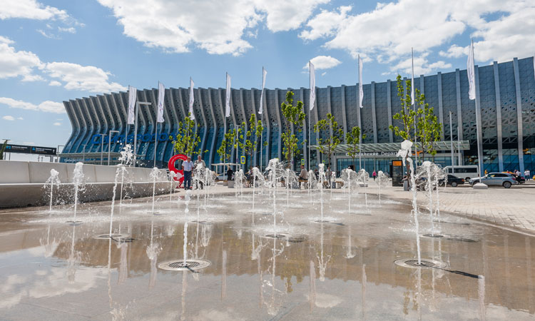 Outside the terminal there is a landscape park of 11 hectares, a dry fountain and a recreation area