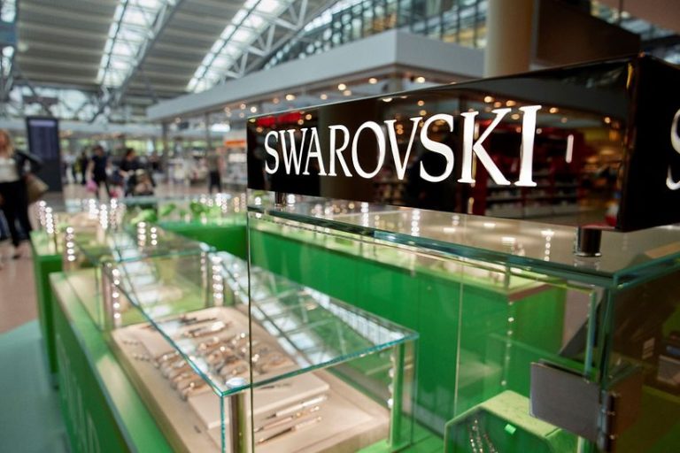 Swarovski jewellery opens popup store at Hamburg Airport