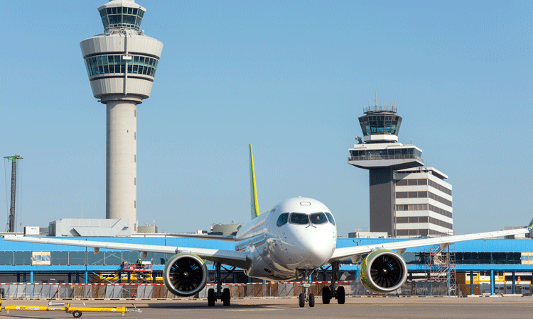 Schiphol's traffic and transport figures for March 2022