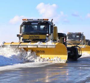 Against the clock: Removing snow from the runway within half an hour