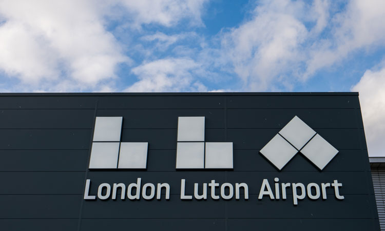 Luton Airport opens new taxiway featuring remote de-icing facilities