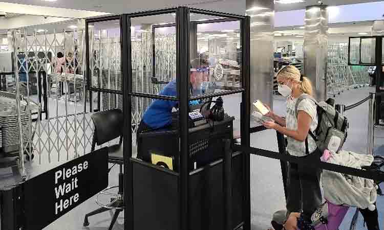 TSA installs acrylic barriers at Las Vegas Airport